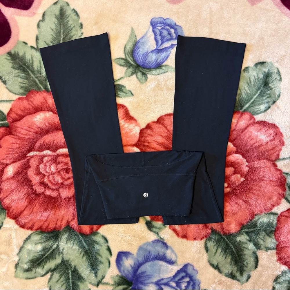 lululemon groove flare leggings. - Picture 3 of 7